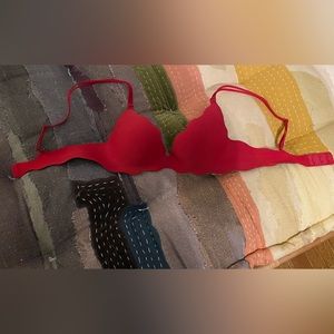 Very Sexy Victorias Secret 34B push-up bra. Red with sexy reversible black/red